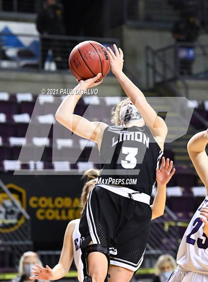 Thumbnail 2 in Limon vs. Wray (CHSAA 2A State Final) photogallery.