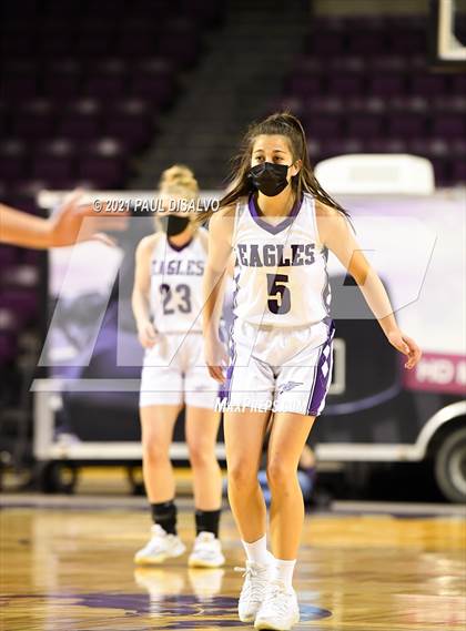 Thumbnail 2 in Limon vs. Wray (CHSAA 2A State Final) photogallery.