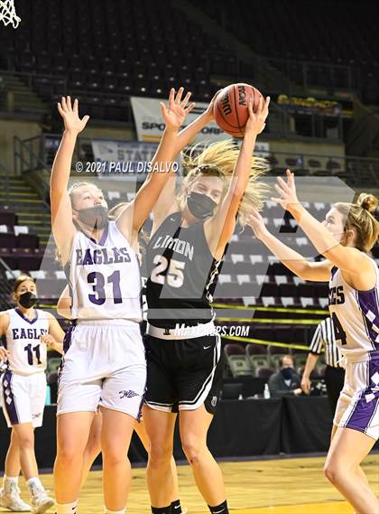 Thumbnail 1 in Limon vs. Wray (CHSAA 2A State Final) photogallery.