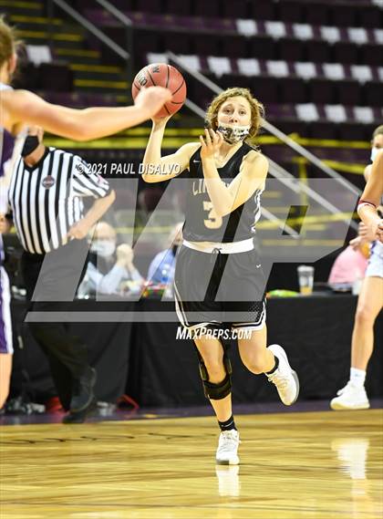 Thumbnail 1 in Limon vs. Wray (CHSAA 2A State Final) photogallery.