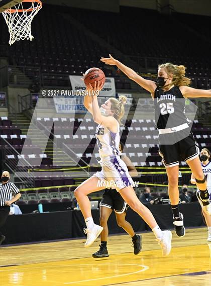 Thumbnail 3 in Limon vs. Wray (CHSAA 2A State Final) photogallery.