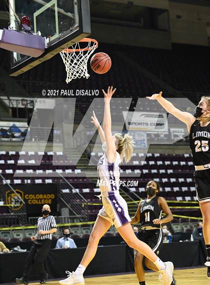 Thumbnail 2 in Limon vs. Wray (CHSAA 2A State Final) photogallery.