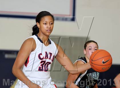 Thumbnail 3 in Westview vs Tigard (Nike Interstate Shootout) photogallery.