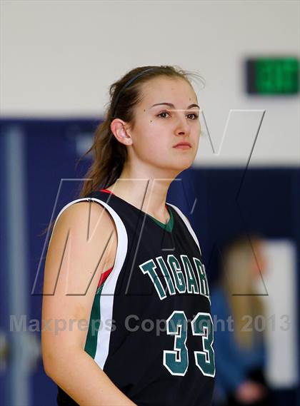 Thumbnail 1 in Westview vs Tigard (Nike Interstate Shootout) photogallery.