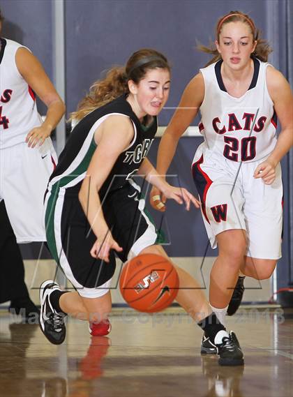 Thumbnail 3 in Westview vs Tigard (Nike Interstate Shootout) photogallery.