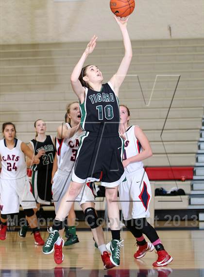 Thumbnail 1 in Westview vs Tigard (Nike Interstate Shootout) photogallery.