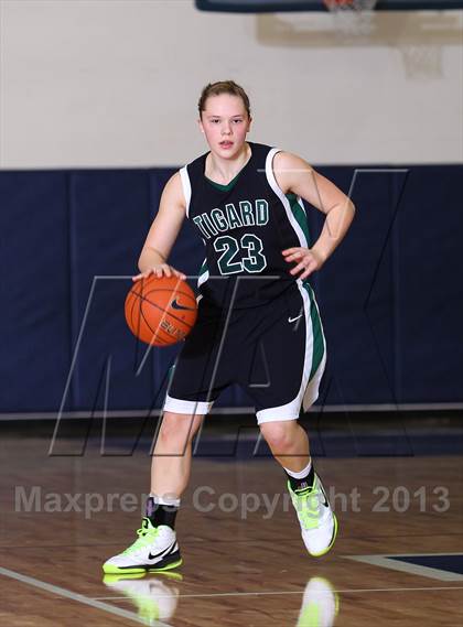 Thumbnail 3 in Westview vs Tigard (Nike Interstate Shootout) photogallery.
