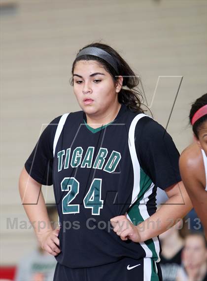 Thumbnail 3 in Westview vs Tigard (Nike Interstate Shootout) photogallery.