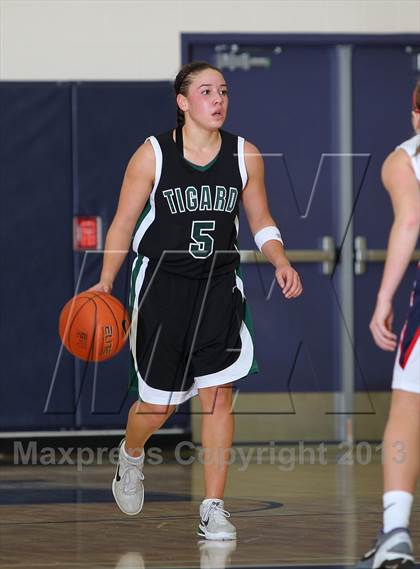 Thumbnail 3 in Westview vs Tigard (Nike Interstate Shootout) photogallery.