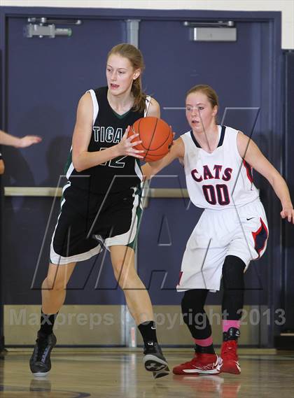 Thumbnail 1 in Westview vs Tigard (Nike Interstate Shootout) photogallery.