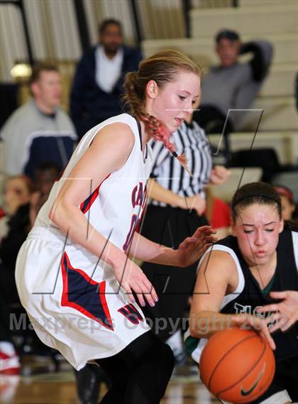 Thumbnail 2 in Westview vs Tigard (Nike Interstate Shootout) photogallery.
