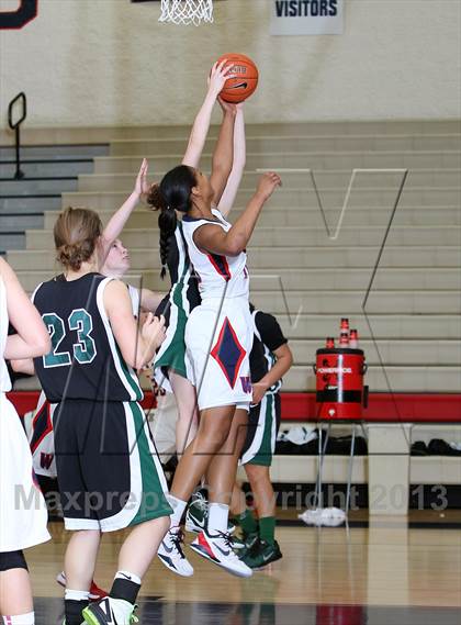 Thumbnail 1 in Westview vs Tigard (Nike Interstate Shootout) photogallery.
