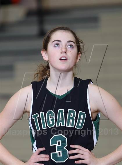 Thumbnail 2 in Westview vs Tigard (Nike Interstate Shootout) photogallery.