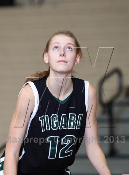 Thumbnail 2 in Westview vs Tigard (Nike Interstate Shootout) photogallery.