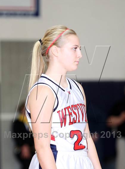 Thumbnail 2 in Westview vs Tigard (Nike Interstate Shootout) photogallery.
