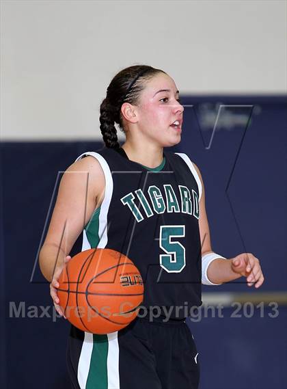 Thumbnail 3 in Westview vs Tigard (Nike Interstate Shootout) photogallery.