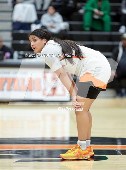 Thumbnail 3 in Lamar vs Haltom photogallery.