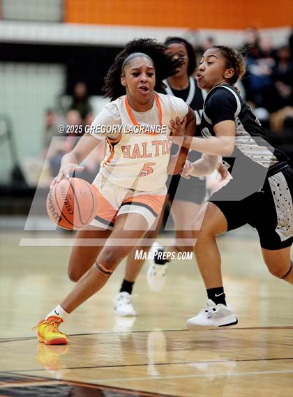 Thumbnail 2 in Lamar vs Haltom photogallery.