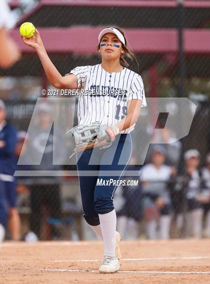 Thumbnail 1 in Fossil Ridge vs Columbine (CHSAA 5A semifinal) photogallery.