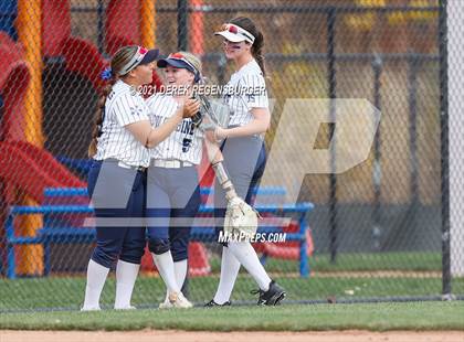Thumbnail 1 in Fossil Ridge vs Columbine (CHSAA 5A semifinal) photogallery.