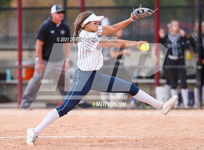 Thumbnail 2 in Fossil Ridge vs Columbine (CHSAA 5A semifinal) photogallery.
