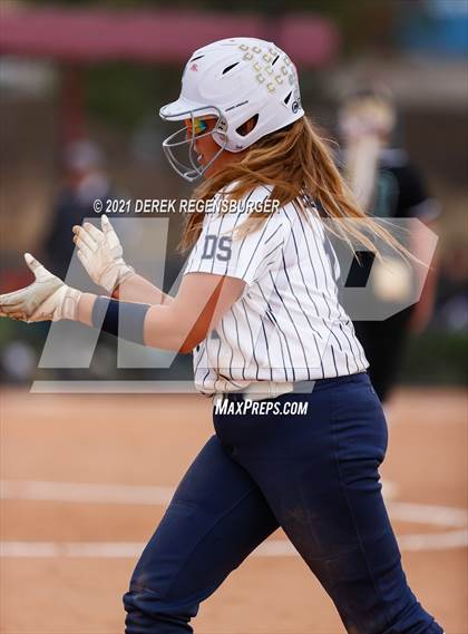 Thumbnail 1 in Fossil Ridge vs Columbine (CHSAA 5A semifinal) photogallery.