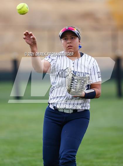 Thumbnail 3 in Fossil Ridge vs Columbine (CHSAA 5A semifinal) photogallery.