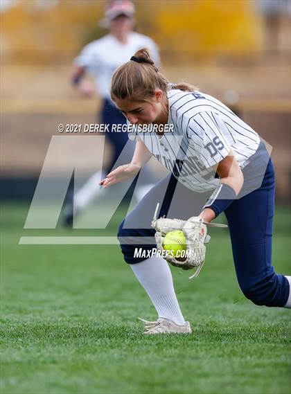 Thumbnail 2 in Fossil Ridge vs Columbine (CHSAA 5A semifinal) photogallery.