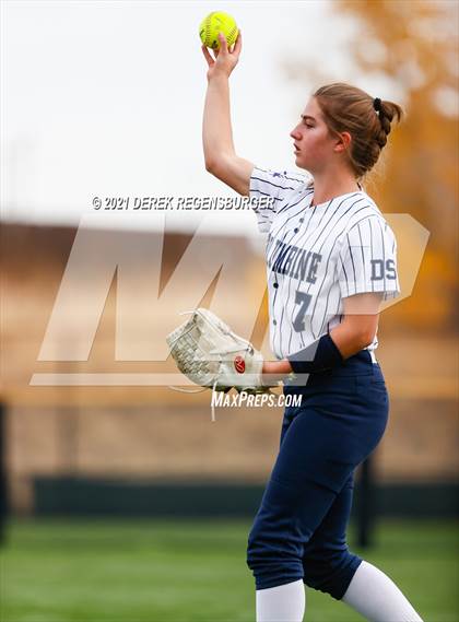 Thumbnail 3 in Fossil Ridge vs Columbine (CHSAA 5A semifinal) photogallery.