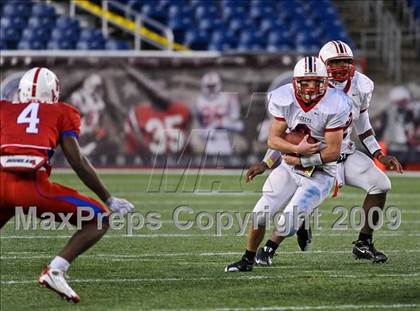 Thumbnail 2 in Reading Memorial vs. Natick (MIAA Division II East Final) photogallery.