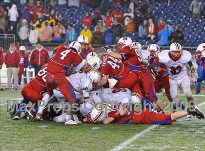 Thumbnail 3 in Reading Memorial vs. Natick (MIAA Division II East Final) photogallery.