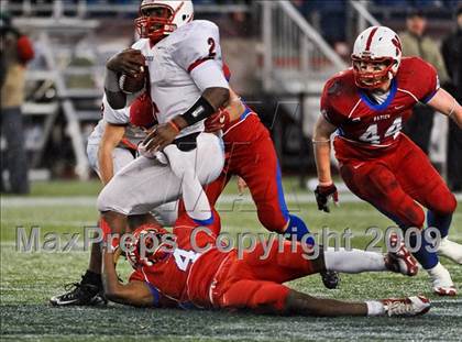 Thumbnail 2 in Reading Memorial vs. Natick (MIAA Division II East Final) photogallery.