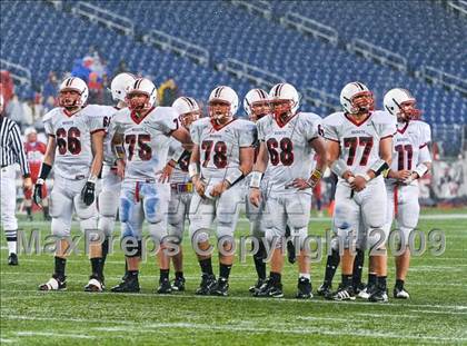 Thumbnail 2 in Reading Memorial vs. Natick (MIAA Division II East Final) photogallery.
