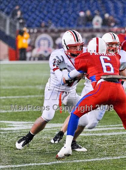 Thumbnail 2 in Reading Memorial vs. Natick (MIAA Division II East Final) photogallery.