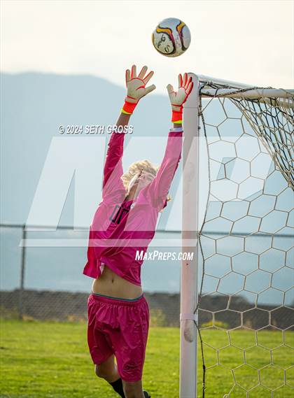 Thumbnail 3 in Pine Creek photogallery.
