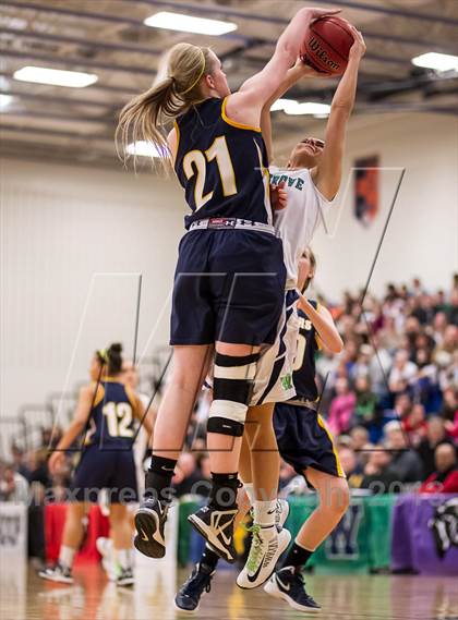 Thumbnail 2 in Woodgrove vs Loudoun County (Dulles District Final) photogallery.