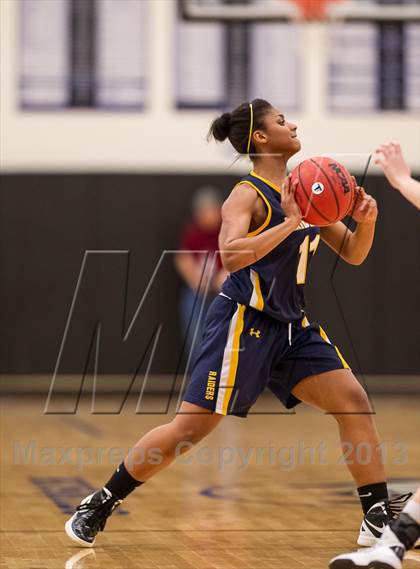 Thumbnail 3 in Woodgrove vs Loudoun County (Dulles District Final) photogallery.