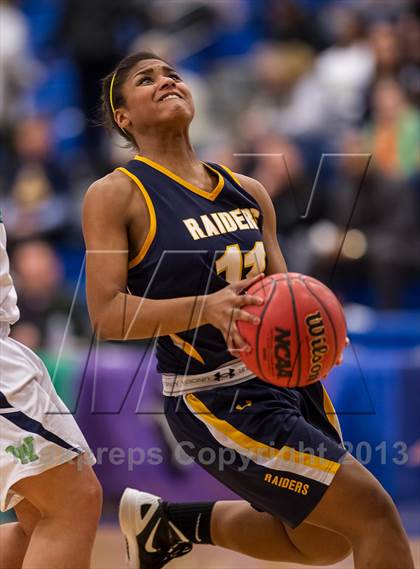 Thumbnail 1 in Woodgrove vs Loudoun County (Dulles District Final) photogallery.