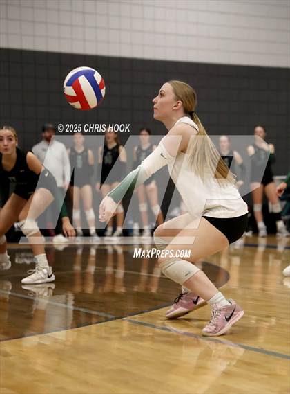 Thumbnail 2 in Tanque Verde vs. Orange Lutheran (Lancer Invitational) photogallery.