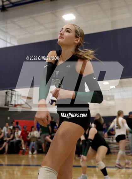 Thumbnail 2 in Tanque Verde vs. Orange Lutheran (Lancer Invitational) photogallery.