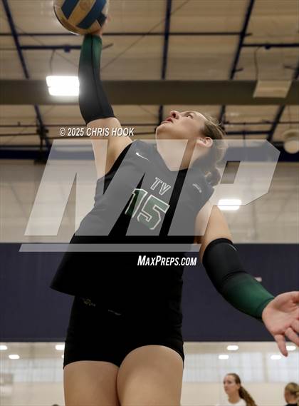 Thumbnail 1 in Tanque Verde vs. Orange Lutheran (Lancer Invitational) photogallery.