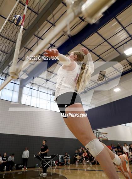 Thumbnail 3 in Tanque Verde vs. Orange Lutheran (Lancer Invitational) photogallery.