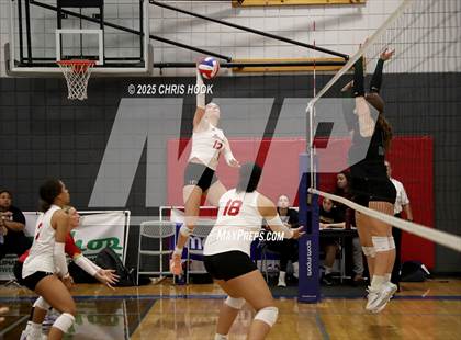 Thumbnail 2 in Tanque Verde vs. Orange Lutheran (Lancer Invitational) photogallery.