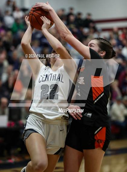 Thumbnail 3 in Jersey Shore vs Central Columbia (PIAA District IV Class AAAA Championship) photogallery.