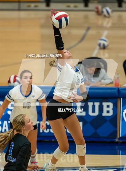 Thumbnail 3 in Hamilton Southeastern vs McCutcheon (HSE Round Robin Tourney) photogallery.