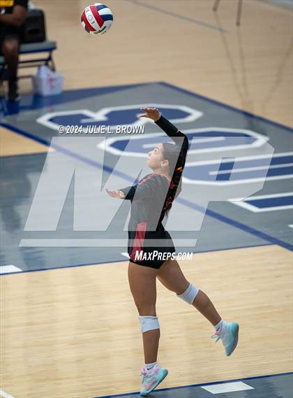 Thumbnail 2 in Hamilton Southeastern vs McCutcheon (HSE Round Robin Tourney) photogallery.