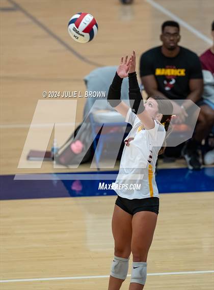 Thumbnail 2 in Hamilton Southeastern vs McCutcheon (HSE Round Robin Tourney) photogallery.