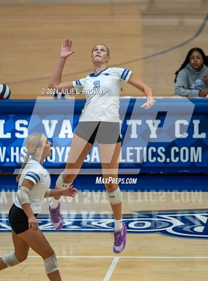 Thumbnail 3 in Hamilton Southeastern vs McCutcheon (HSE Round Robin Tourney) photogallery.