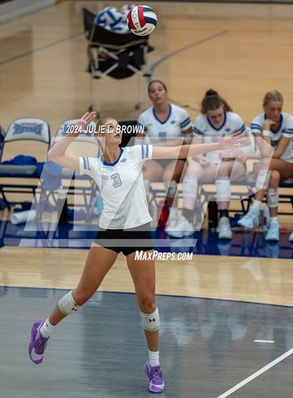 Thumbnail 2 in Hamilton Southeastern vs McCutcheon (HSE Round Robin Tourney) photogallery.