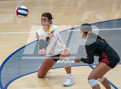 Thumbnail 3 in Hamilton Southeastern vs McCutcheon (HSE Round Robin Tourney) photogallery.